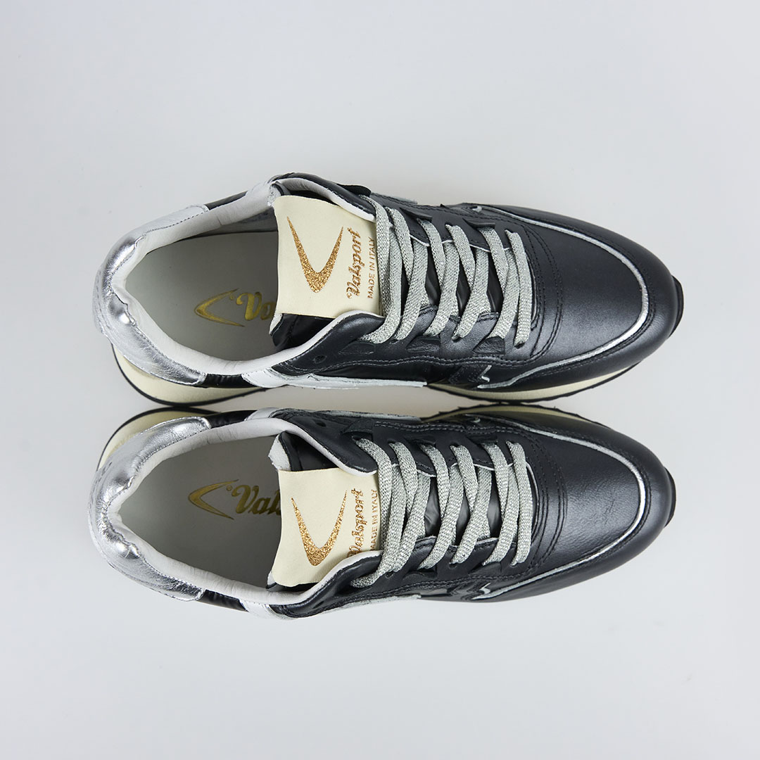 Magic Run Pearly Black 2