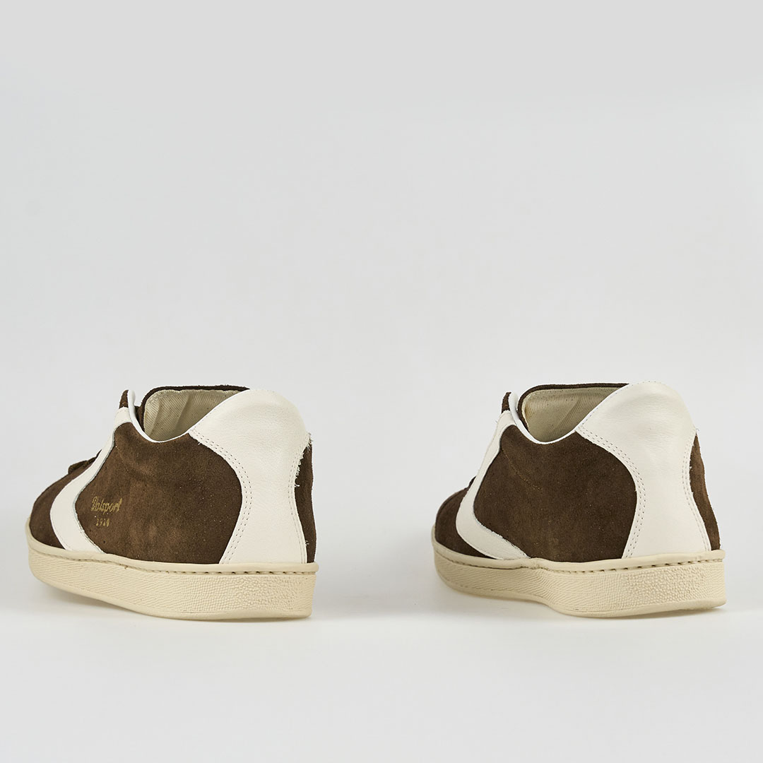 Tournament Suede Chocolate 1