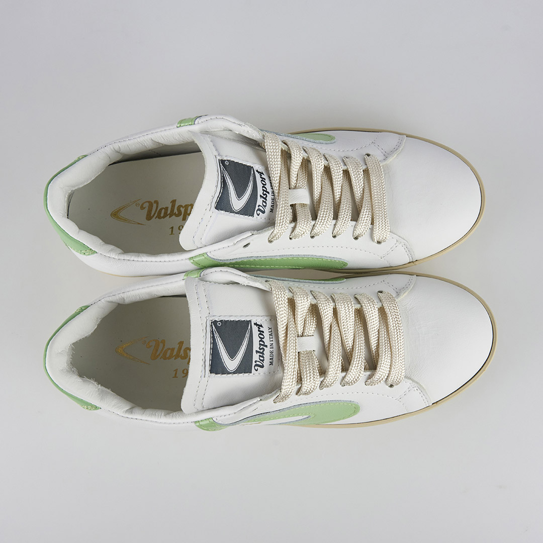Tournament Leather Mint Varnish 2