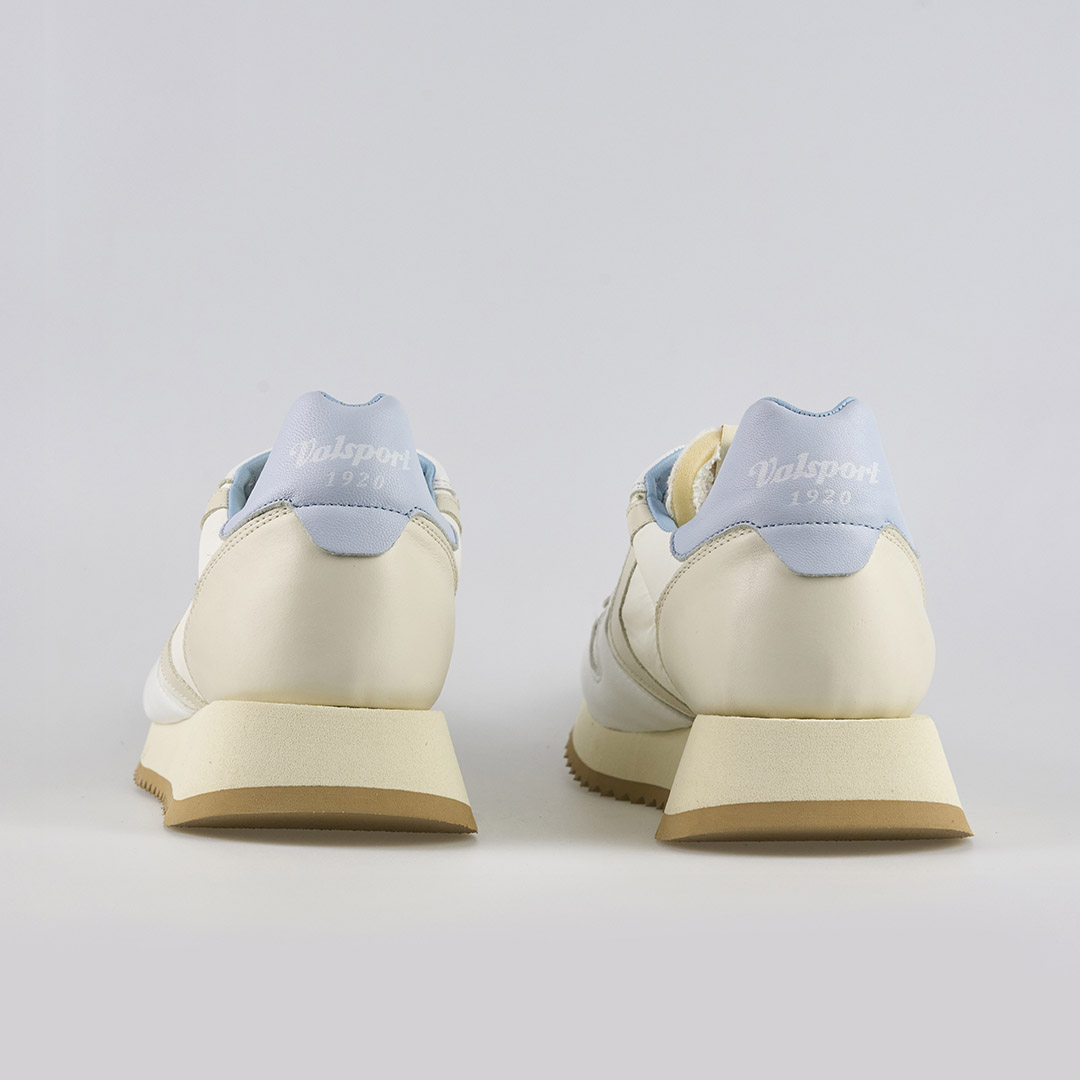 Magic Run Soft White/Sky 1