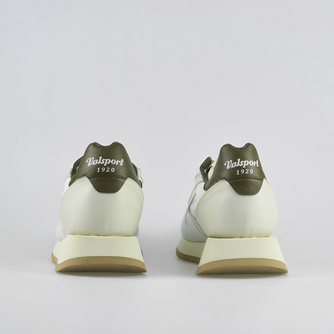 Magic Run Soft White/Olive 1