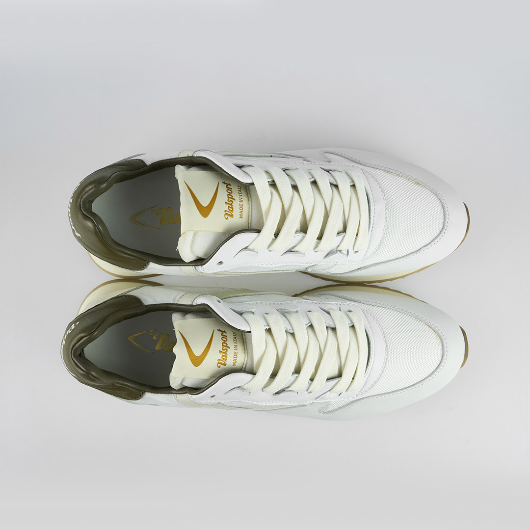 Magic Run Soft White/Olive 2